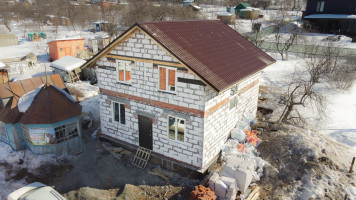Двухэтажный жилой дом г. Миасс СНТ Автомобиль